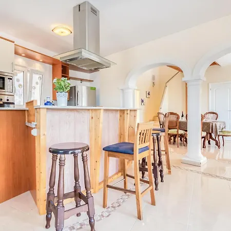 Pet Friendly In With Kitchen * Denia